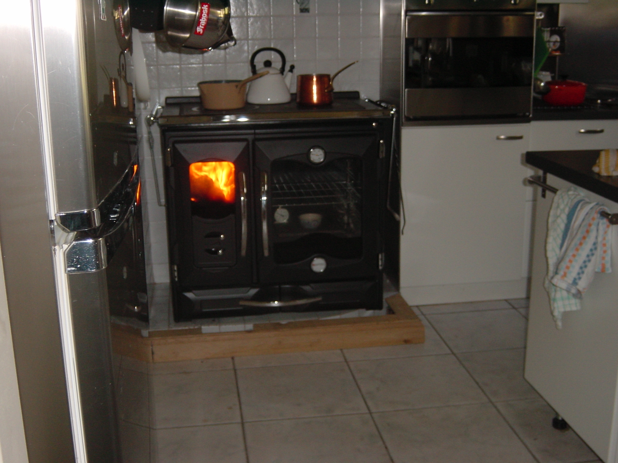 Отопительная печь духовка. Печь варочно-отопительная дровяная. Печь на дровах с духовкой Zilan zln8335 MD. Печь-плита Monte Rosa 360 (Wekos). Дровяная отопительно-варочная печь-камин «Яуза 2».