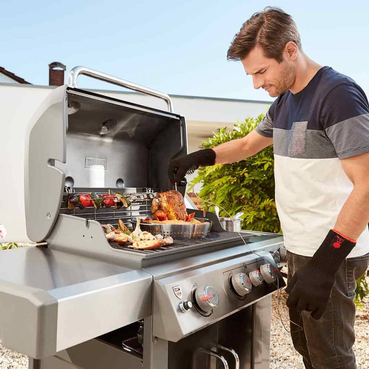 Приготовление блюд на мобильном гриле Weber Genesis II E-315 GBS Приготовление блюд на мобильном гриле Weber Genesis II E-315 GBS