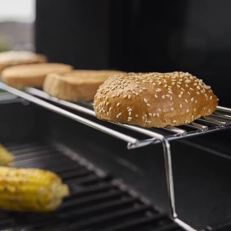 Приготовление бургеров с грилем Weber Spirit E-410
