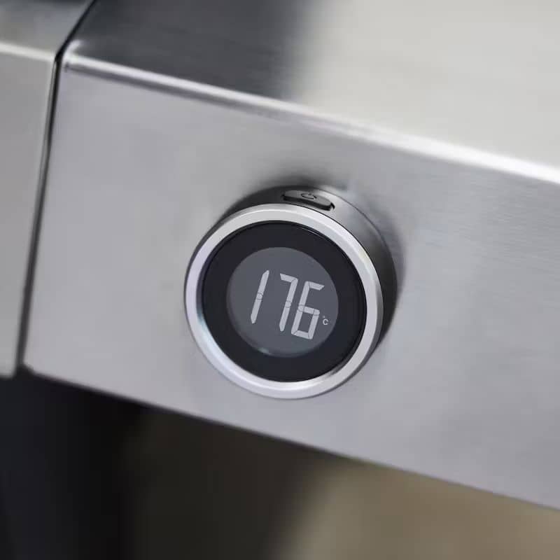 Цифровой термометр в гриле Weber Genesis E-335W Цифровой термометр в гриле Weber Genesis E-335W
