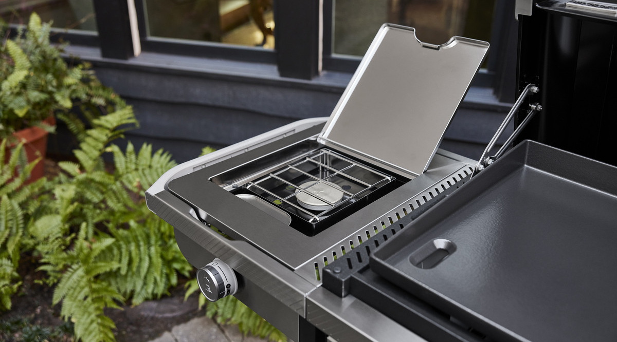 Конфорка для соусов в гриле Weber Slate GPSB 76 cm Premium Конфорка для соусов в гриле Weber Slate GPSB 76 cm Premium