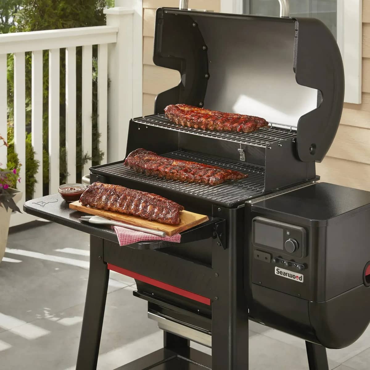 Передний откидной стол Weber для пеллетных грилей Searwood 600 Передний откидной стол Weber для пеллетных грилей Searwood 600