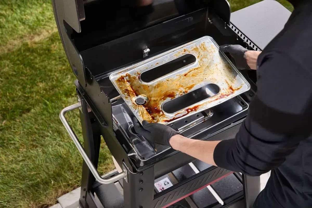 Поддон для сбора жира Weber Smoque 500, алюминиевый Поддон для сбора жира Weber Smoque 500, алюминиевый