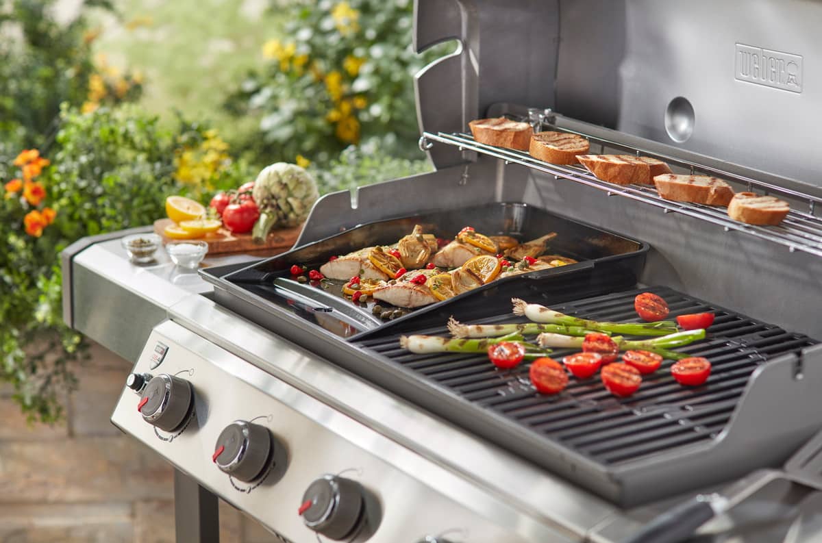 Чугунная поверхность для жарки Weber Deluxe Genesis II 400 / 600 Чугунная поверхность для жарки Weber Deluxe Genesis II 400 / 600