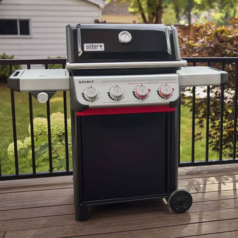 Газовый гриль Weber Spirit E-435 с встроенным термометром Газовый гриль Weber Spirit E-435 с встроенным термометром